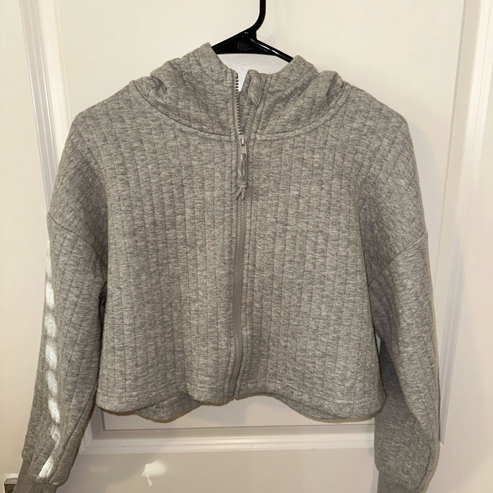 Gray Women's Cropped Hooded Sweater with Zipper